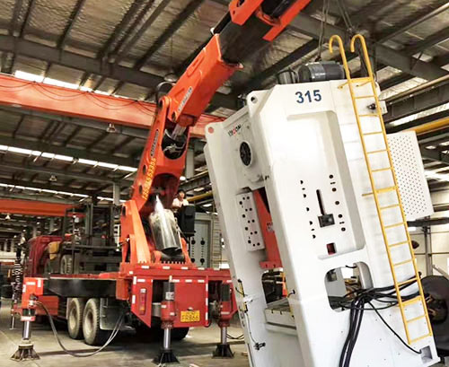 渔洋镇附近随车吊出租，轻松解决运输难题