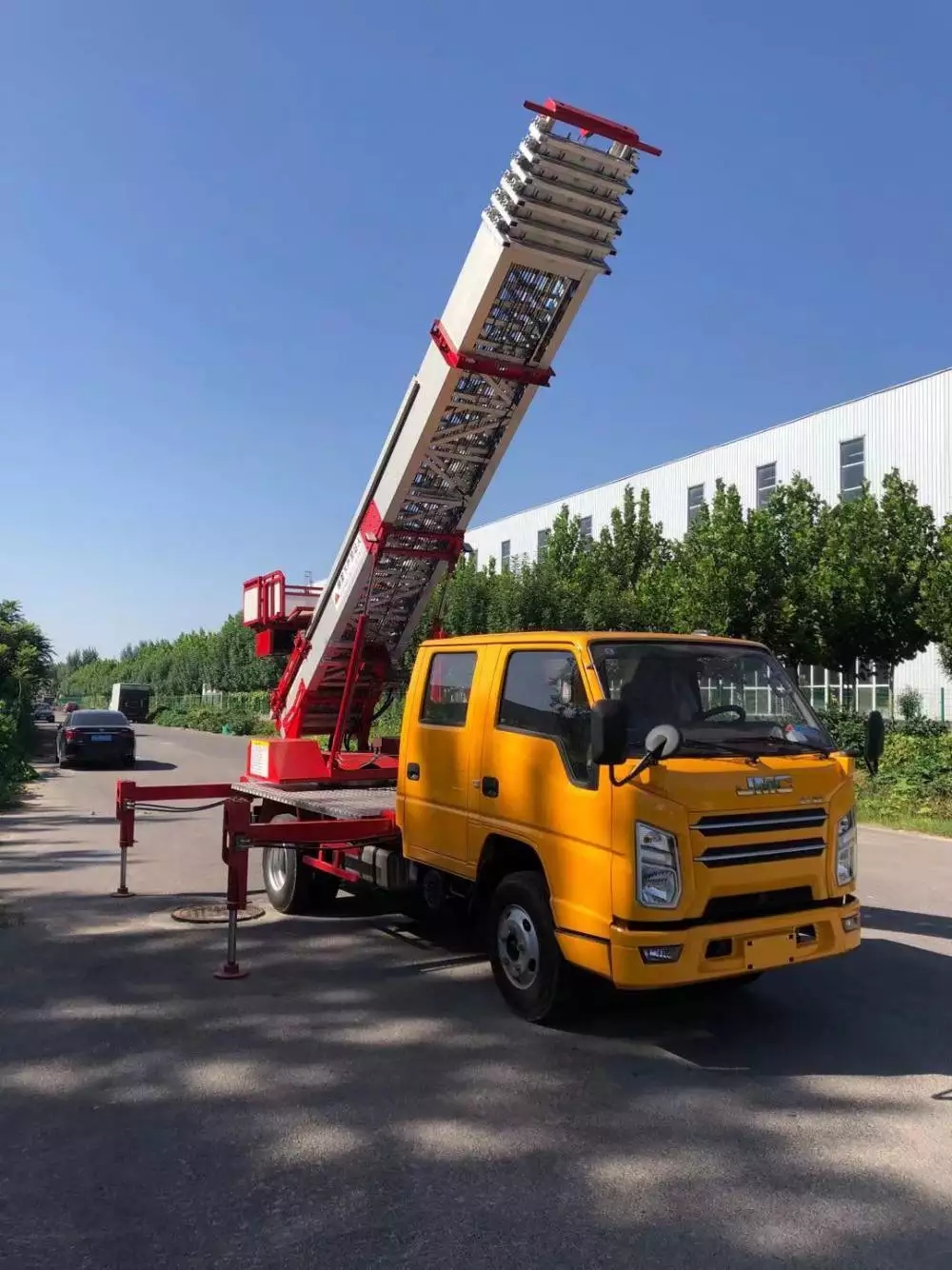 渔洋镇附近的云梯车出租服务：轻松解决高空作业需求